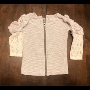 Persnickety Ruffled Sleeve Top 3 yrs